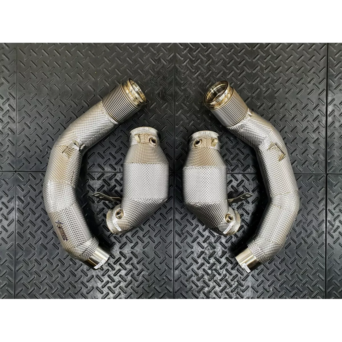 BMW M8 Heat Shielded DOWNPIPES