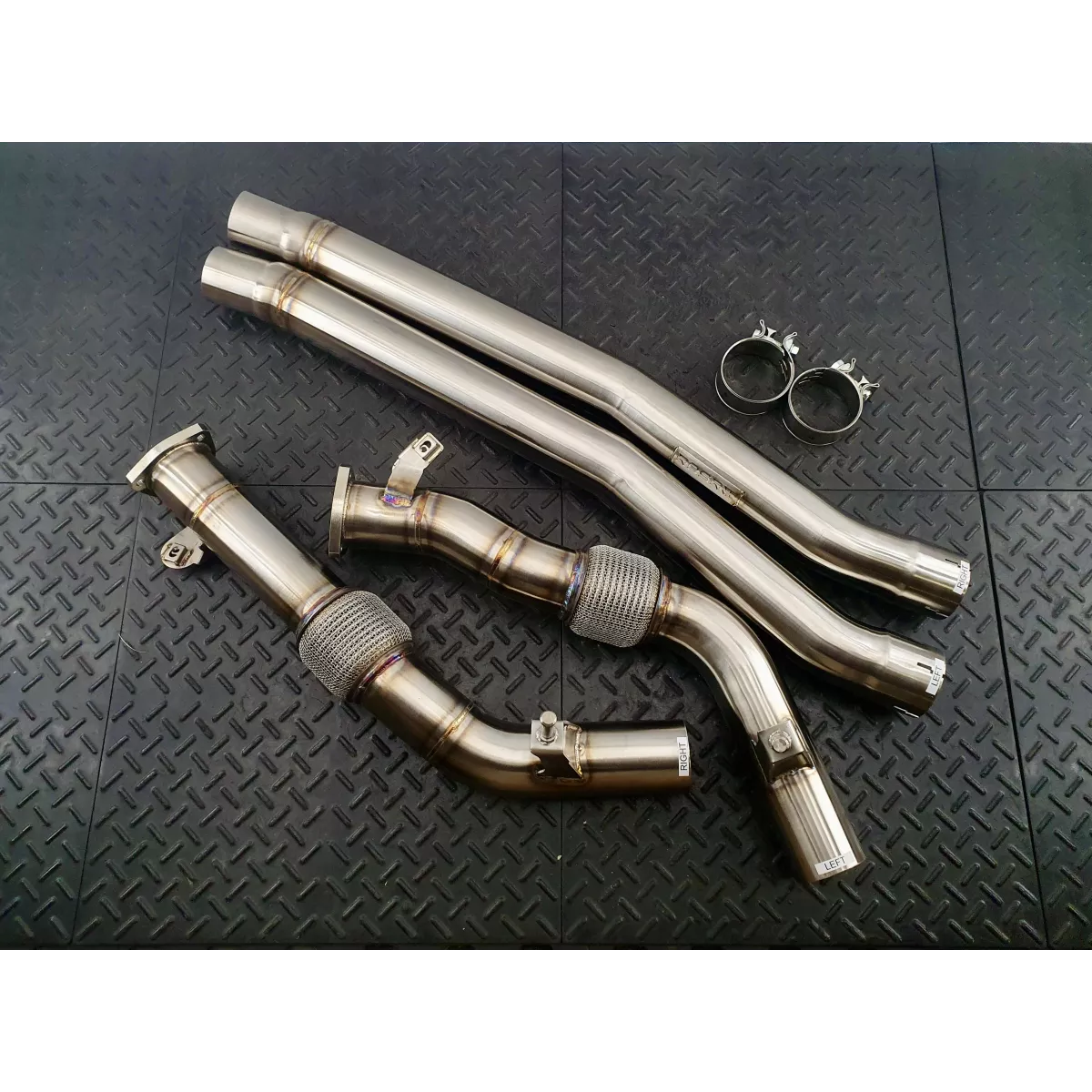 Cayenne S 4.0 Front Resonator Delete Cayenne S 4.0 Front Resonator Delete