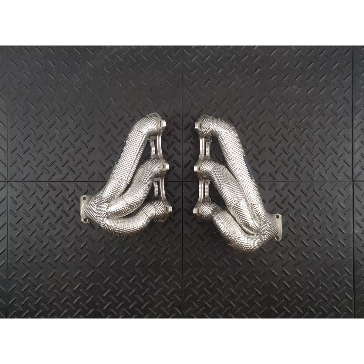992.1 Carrera Manifolds