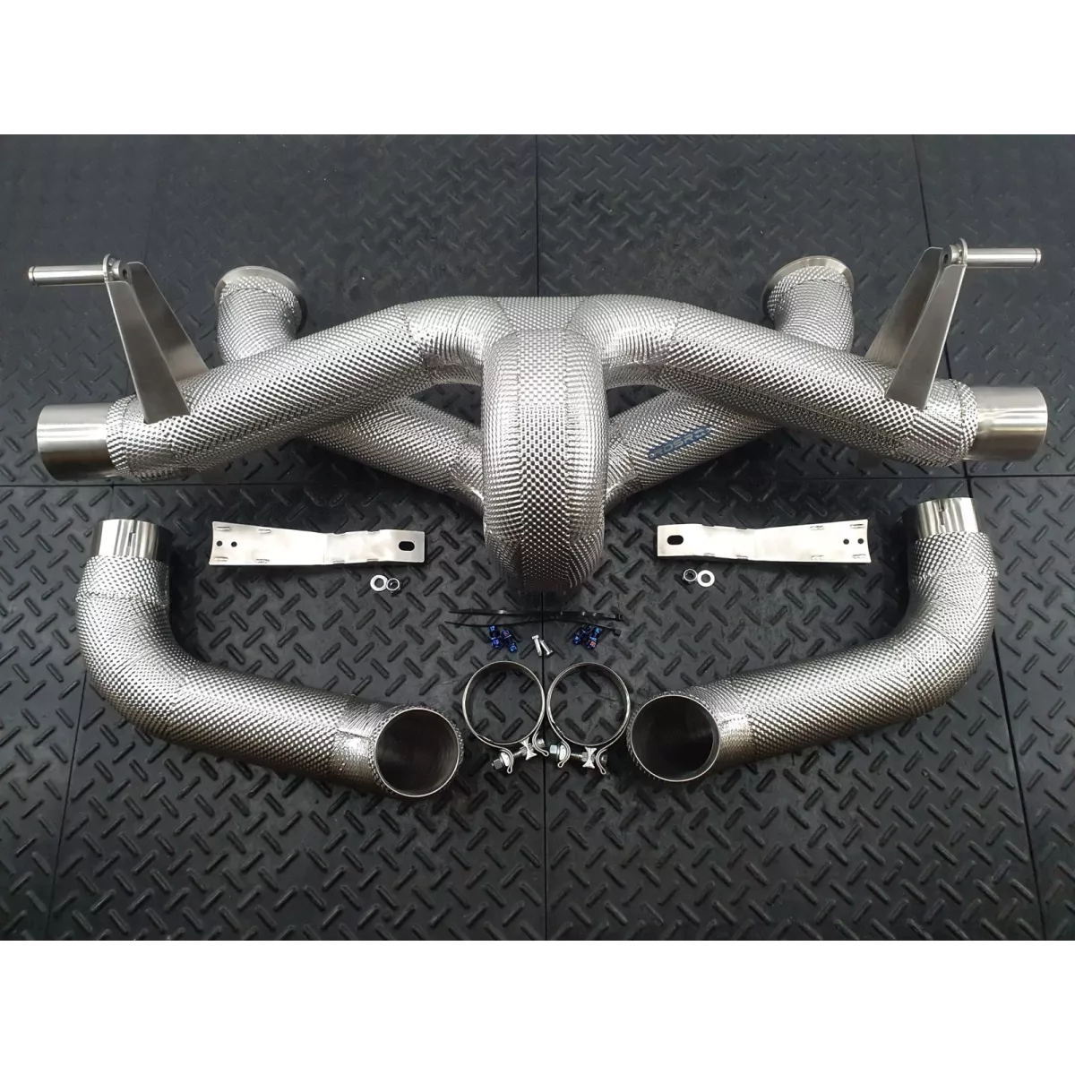 R8 F1 Exhaust System
